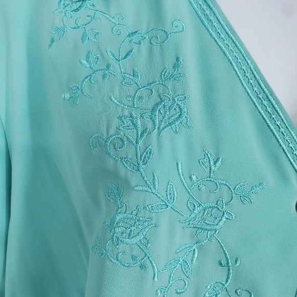 Covington Shirt Women 20W Embroidered Button Down Blouse - Picture 2 of 12